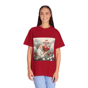 Unisex Gift Heart OF, Sad Love Graphic Tee Birthday, Vintage Girl Holding Heart T-Shirt Print Aesthetic Retro Art Tee Emo Grunge