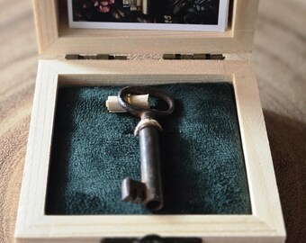 Juego de regalo de llave de barril hueco de latón antiguo genuino, caja de recuerdo, pergamino de intención, llave maestra vintage, herramienta de manifestación