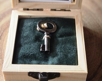 Juego de regalo de llave de barril hueco de latón antiguo genuino, caja de recuerdo, pergamino de intención, llave maestra vintage, herramienta de manifestación