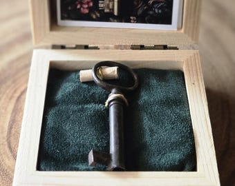 Juego de regalo de llave de barril hueco de latón antiguo genuino, caja de recuerdo, pergamino de intención, llave maestra vintage, herramienta de manifestación