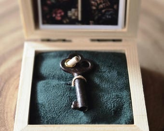 Juego de regalo de llave de barril hueco de latón antiguo genuino, caja de recuerdo, pergamino de intención, llave maestra vintage, herramienta de manifestación