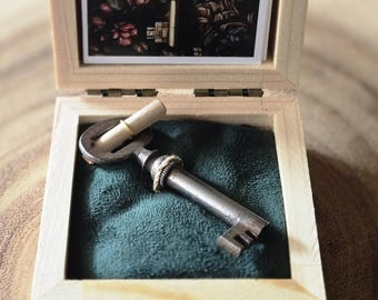 Juego de regalo de llave de barril hueco de latón antiguo genuino, caja de recuerdo, pergamino de intención, llave maestra vintage, herramienta de manifestación