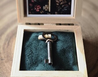 Juego de regalo de llave de barril hueco de latón antiguo genuino, caja de recuerdo, pergamino de intención, llave maestra vintage, herramienta de manifestación