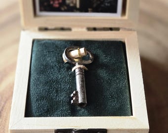 Juego de regalo de llave de barril hueco de latón antiguo genuino, caja de recuerdo, pergamino de intención, llave maestra vintage, herramienta de manifestación