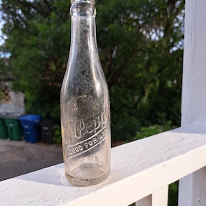 Vintage Dr Pepper bottle - 1927 to 1934 - CARMINE