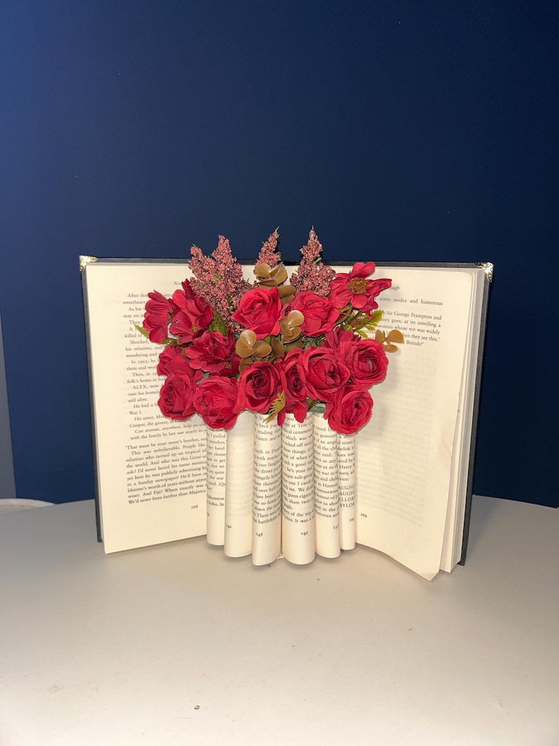 Book Bouquet . Book Vase. Bookish gifts. Gifts for readers. Gifts for a bookworm. Gifts for a book lover. Gifts for Book Girlies.