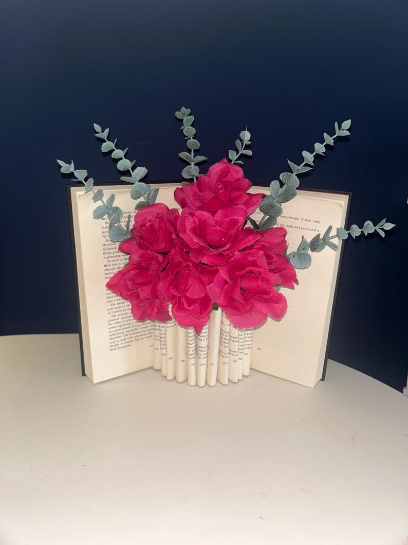 Book Bouquet . Book Vase. Bookish gifts. Gifts for readers. Gifts for a bookworm. Gifts for a book lover. Gifts for Book Girlies.