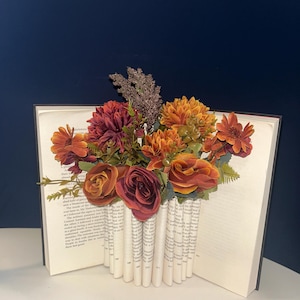 Book Bouquet . Book Vase. Bookish gifts. Gifts for readers. Gifts for a bookworm. Gifts for a book lover. Gifts for Book Girlies.