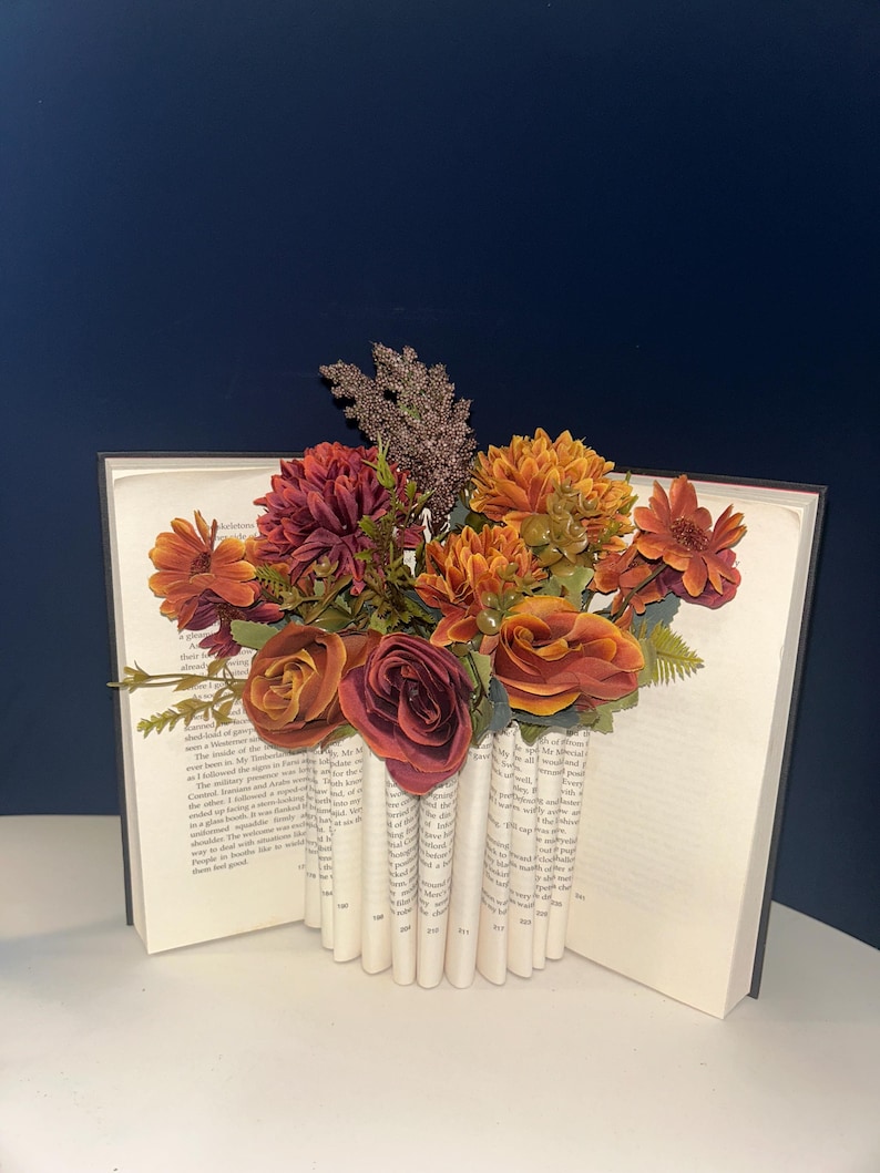 Book Bouquet . Book Vase. Bookish gifts. Gifts for readers. Gifts for a bookworm. Gifts for a book lover. Gifts for Book Girlies.