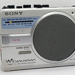 Vintage Sony Walkman WM SR 10 - Refurbished functionality