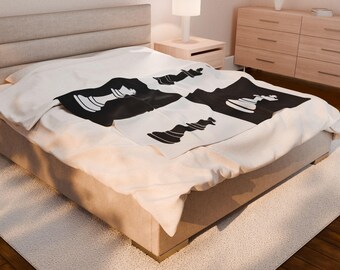 Soft Chess Blanket - Stylish Chess-Themed Velvet Blanket for Comfort Lovers, Cozy Home Decor, Gift for Gamers, Chess Lovers.