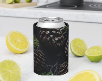 Rustic Pinecone Can Cooler, Nature-Inspired Drink Sleeve, Outdoor Party Favor, Camping Accessory, Holiday Gift Idea, Eco-Friendly [...]