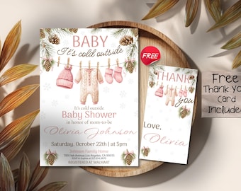 Könnte beinhalten: Babyparty-Einladung und Dankeskarten-Set. Die Einladung zeigt ein Aquarelldesign mit Babykleidung, die an einer Wäscheleine hängt, Tannenzapfen und dem Text "Baby Shower" und "Olivia Johnson". Eine kostenlose Dankeskarte ist enthalten.