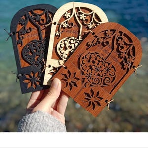 Benutzerdefinierte Laser geschnittene Hochzeitseinladungen aus Holz | Personalisierte gravierte rustikale Holz einladen für Brautparty | Einzigartige Save the Date Karte
