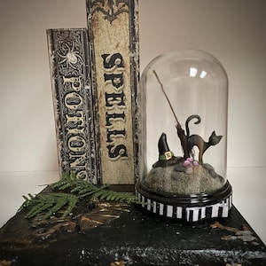 Halloween Cloches / Graveyard scene or Witch Scene / Dioramas / Terrarium Cloches / Halloween Decor / Cloches / Collectibles