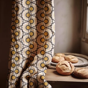 Retro blommig linnegardin: Mid-Century Modern gul & svart draperi