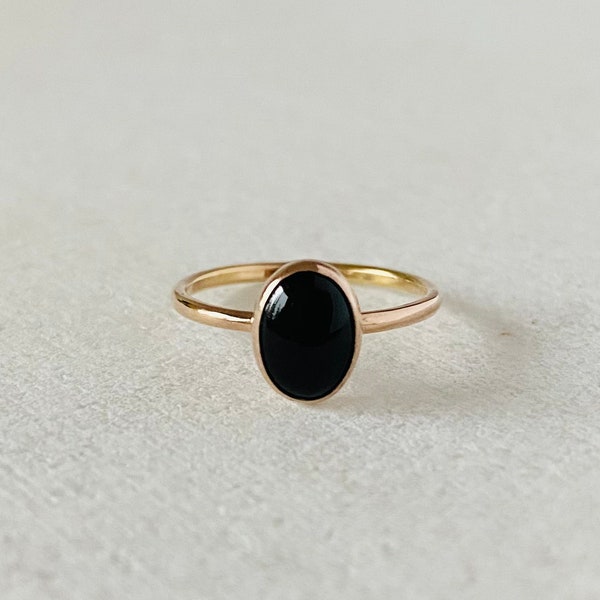 Black Onyx Ring, oval gemstone, gold band, gift for her, jewelry.
