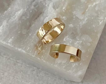ゴールドイヤーカフ、ワイドコンクイヤリング、ピアス不要、ユニセックスカフ、ジュエリー。