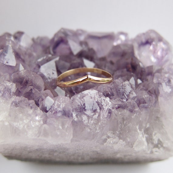 14k gold ring chevron ring band mountain peak ring v ring | Etsy