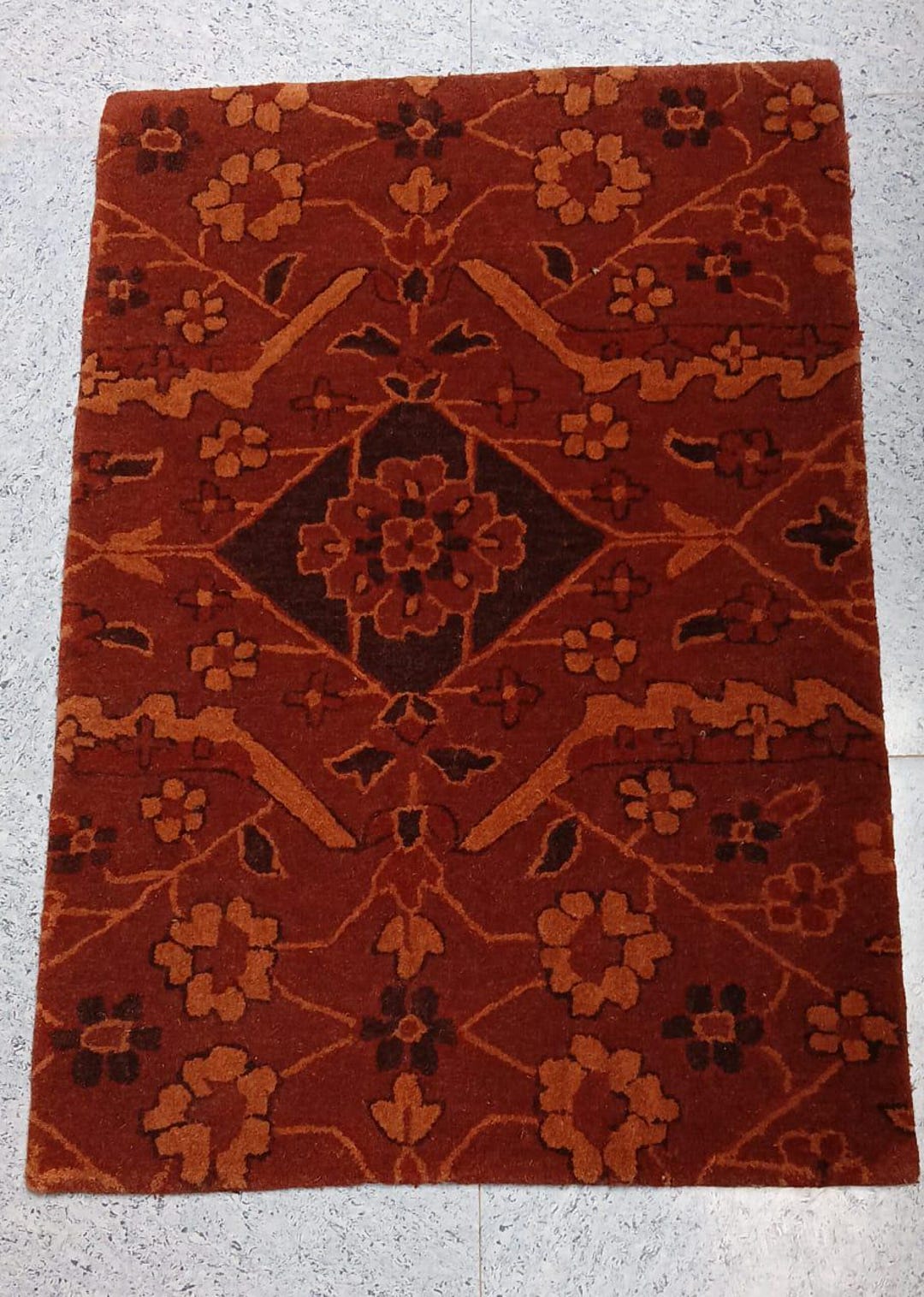 5x8 Rectangular Rug Luxury Tuffted Rectangular Woolen Rug Collection 5x8 Feet (150X240 Cm ...