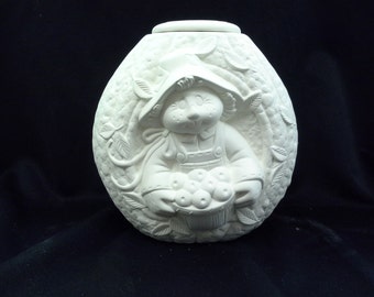 Small Scarecrow Tea Light holder in Bisque and unfinished