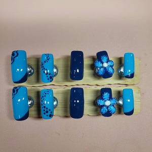 Blue 3D flower Press-on Nails