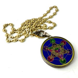 Collier à pendentif étoile à 6 faces, fermoir à diamants pavé