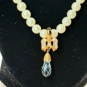 Classic Elegance Necklace | Vintage Avon Necklace | Retro Costume Jewelry | Avon Collectible Gift for Her | Item 149