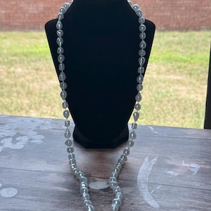 Collar de perlas de agua dulce simuladas / Collar vintage de Avon / Bisutería retro / Regalo coleccionable de Avon para ella / Artículo 128