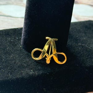 Avon Presidents Club Pin | Cute Enamel Pin | Aesthetic Lapel Pin | Art Pin | Perfect for Backpacks, Jackets & Gifts | Item 256