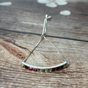 Avon Bracelet | Classic & Elegant Jewelry | Timeless Retro Style Gift for Her | Vintage | Item 446