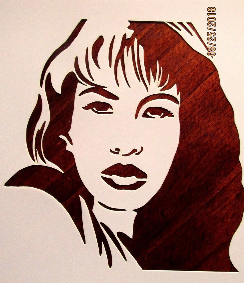 Selena outfits image