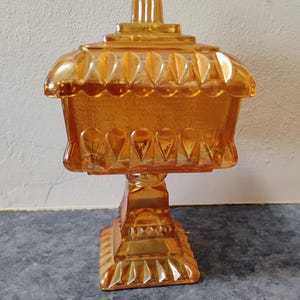 Vtg Jeannette wedding cake box/candy dish