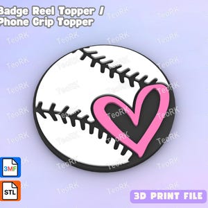 Puede incluir: Un adorno de carrete de insignia o agarre de teléfono con temática de béisbol. El diseño presenta una pelota de béisbol blanca con costuras negras y un corazón rosa. El texto "3D PRINT FILE" es visible.