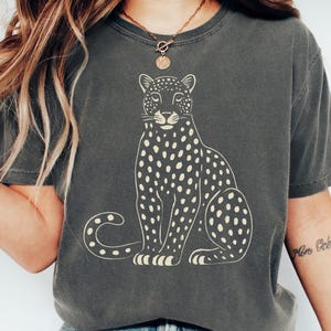 Leopard Shirt, Comfort Colors Large Leopard Graphic T-Shirt, Boho Style Leopard Graphic Tee, Leopard Tee, Aesthetic Animal Tee