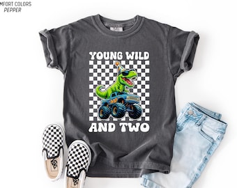 Camiseta de segundo cumpleaños, Young Wild y Two Tee Dinosaur Monster Truck para niña y niño