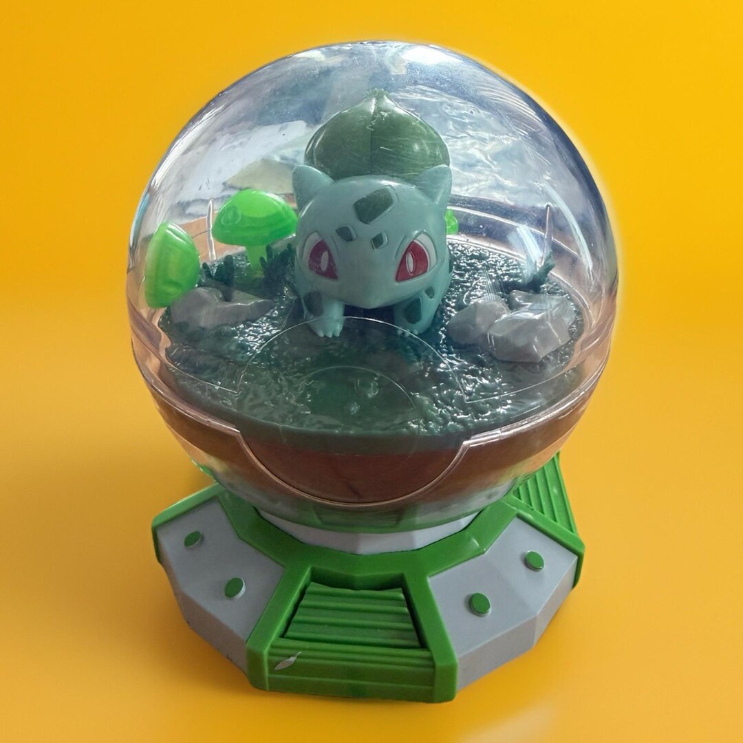 2021 Nintendo Pokemon Bulbasaur Illuminated Pokeball Terrarium Light ...