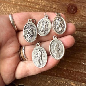 Guardian Angels Catholic Religious Medals lot of 5 Archangels Pewter Made in Italy Bild 3