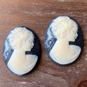 Vintage Cameos Black and Ivory Resin 40x 30mm lot of 2 NOS