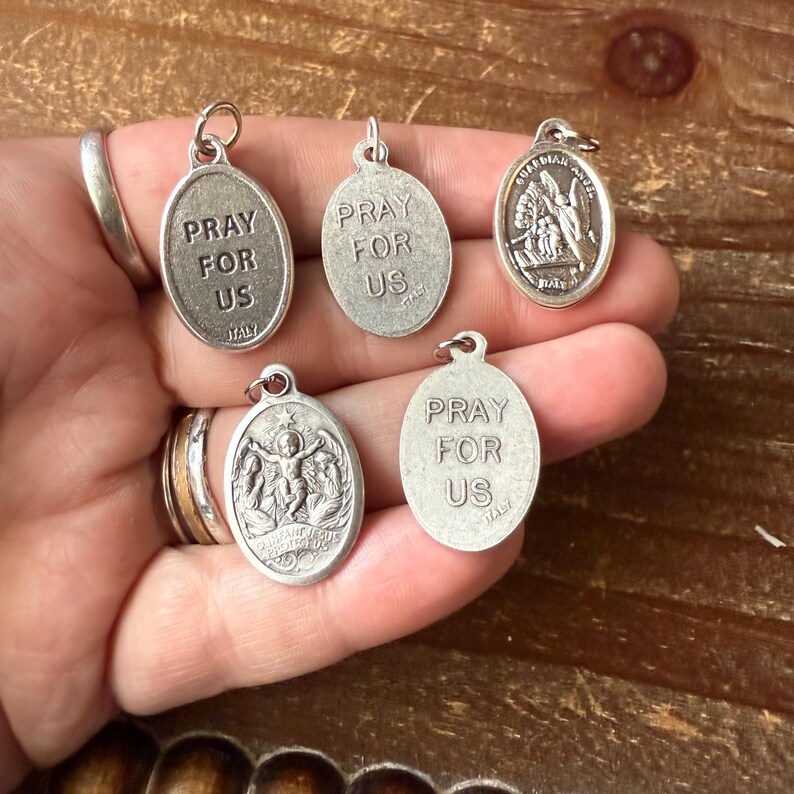 Guardian Angels Catholic Religious Medals lot of 5 Archangels Pewter Made in Italy Bild 7