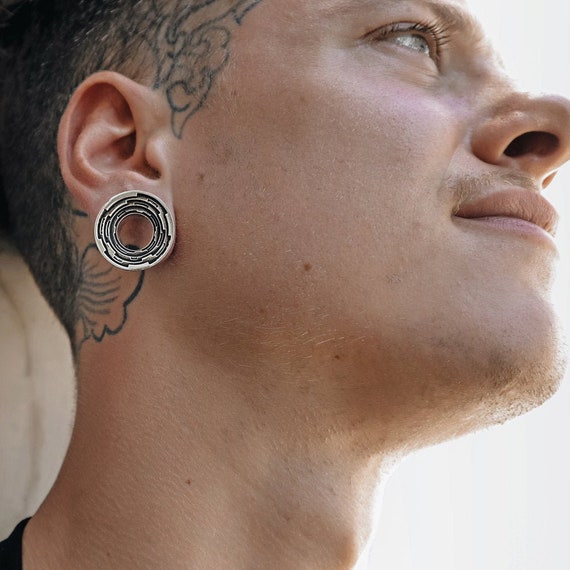 Amazon.com: COOEAR 1 Pair Moon Style Ear Tunnels Flesh Plugs Piercing  Earrings Stainless Steel Skull Ear Gauges 00g to 1 inch.