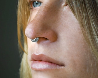 Snug Septum 18G Clicker Thick Septum Nose Ring Sterling Silver Nose Cuff Minimalist Fitted Septum Cuff Silver Piercing Nose Ring Etsy