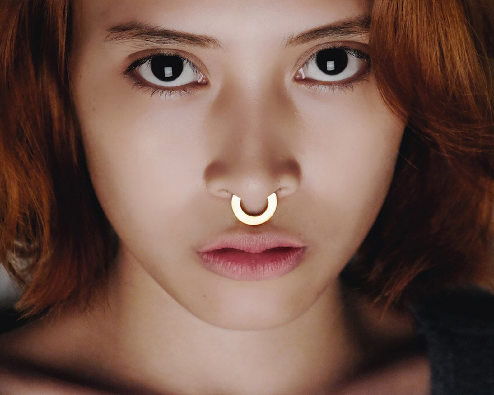 thumbnail image 2 of 16G Surgical Steel Horn Shaped Nose Ring / Septum Jewelry – Gold Or Black – Horseshoe Style SC13 2 of 6