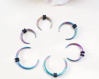 Pince-oreilles en forme de fer à cheval arc-en-ciel • Anneau de septum • Écarteurs de fer à cheval • Poids/bouchons d'oreilles • Écarteurs • Anneau de nez écarté