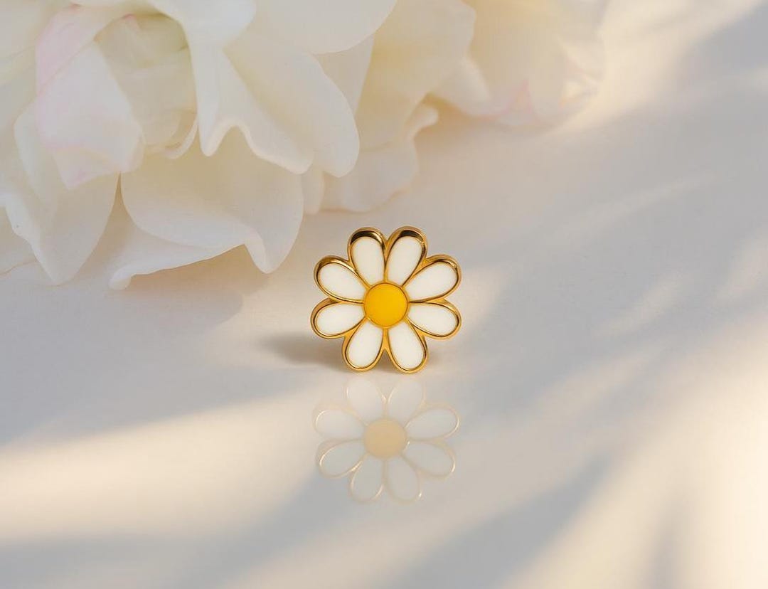 Titanium Daisy Push Pin Labret Stud | 20G 18G 16G Cartilage Helix Tragus Piercing | Flat Back Hypoallergenic Flower Earring Gift for Her - Etsy Ukraine