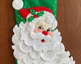 Media de fieltro Bucilla terminada "Jolly St. Nick" hecha a mano y completamente forrada