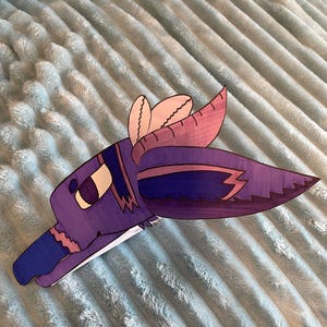 Lila Papierdrache Handpuppe