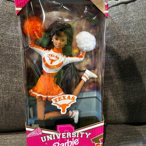 Barbie University of Tennessee Cheerleader in box  1997 medium skin tone