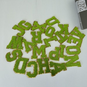 Patch de ferro com letras em chenille, crachá bordado com letras maiúsculas douradas, motivo, jaqueta, camiseta, mochila, personalize suas roupas e bolsas