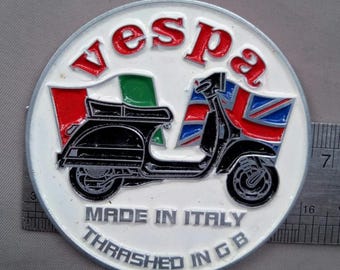 ヴィンテージ ベスパ Made in Italy Thrashed in GB エンブレム バッジ